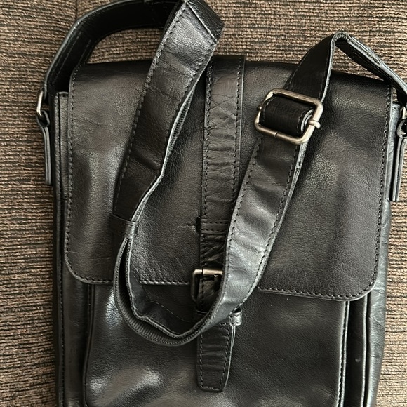 Leather crossbody bag - Picture 13 of 13